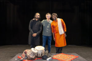 Mosin Kawa (gauche), Ming YANG et Rishab Prasanna (droit) – Arts indiens 2025 par EUGASIA, à Espace ICARE, Issy-les-Moulineaux
